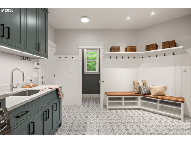 4112 Sw 58TH Ave, Portland, OR 97221