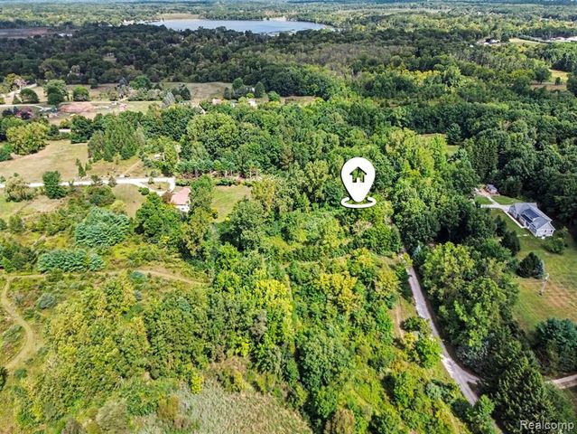 3195 E Pillar Drive, Whitmore Lake, MI 48189
