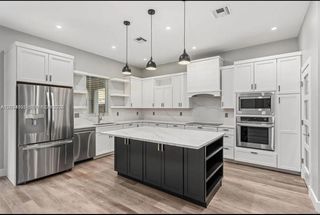 2431 NE 20th Avenue, Lighthouse Point, FL 33064