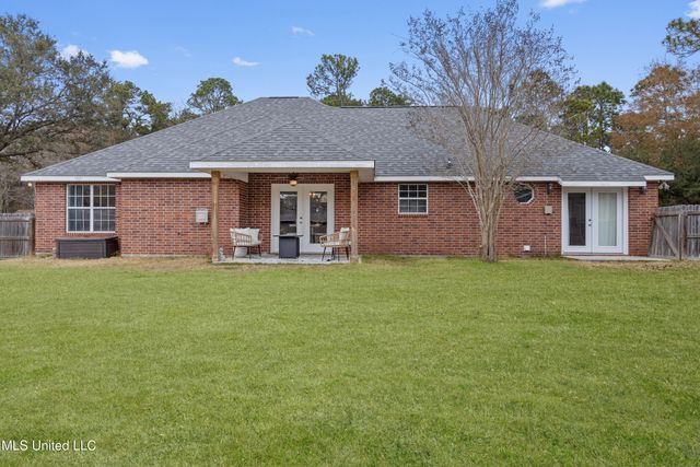 1118 Grove Street, Waveland, MS 39576