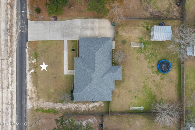 1118 Grove Street, Waveland, MS 39576