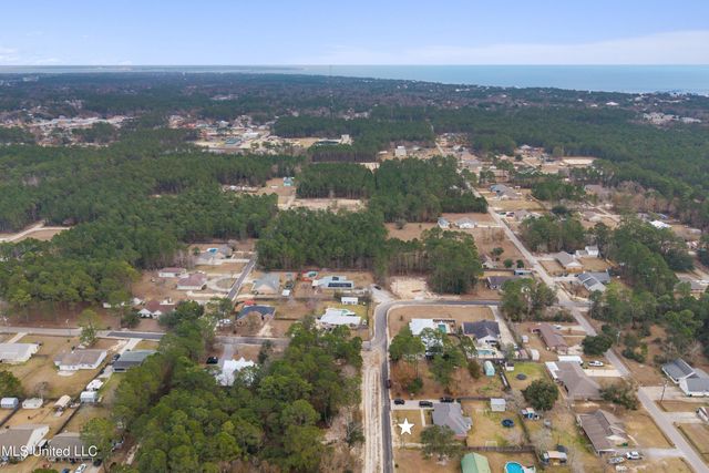 1118 Grove Street, Waveland, MS 39576