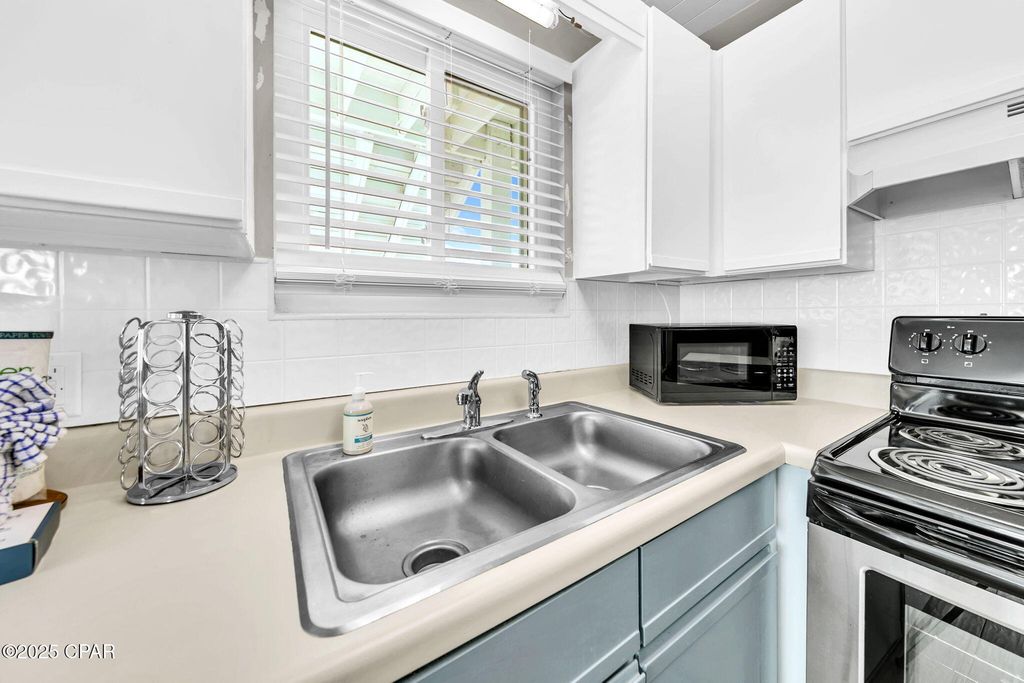 Image 10 of property listing at 17214 Front Beach 10, Panama City Beach, FL 32413