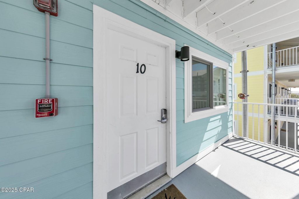 Image 5 of property listing at 17214 Front Beach 10, Panama City Beach, FL 32413