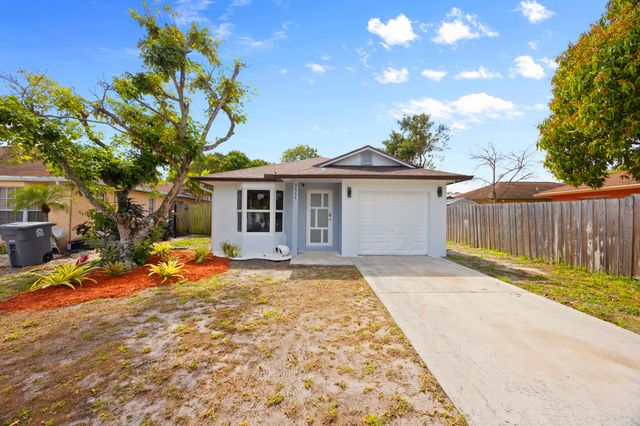 5664 Boynton Crescent, Boynton Beach, FL 33437