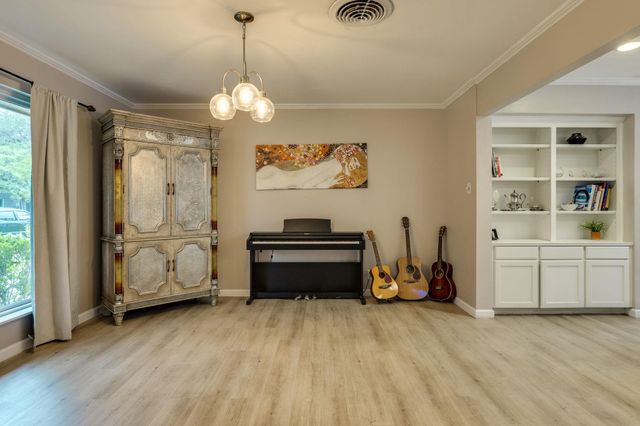 3002 Stardust DR, Austin, TX 78757
