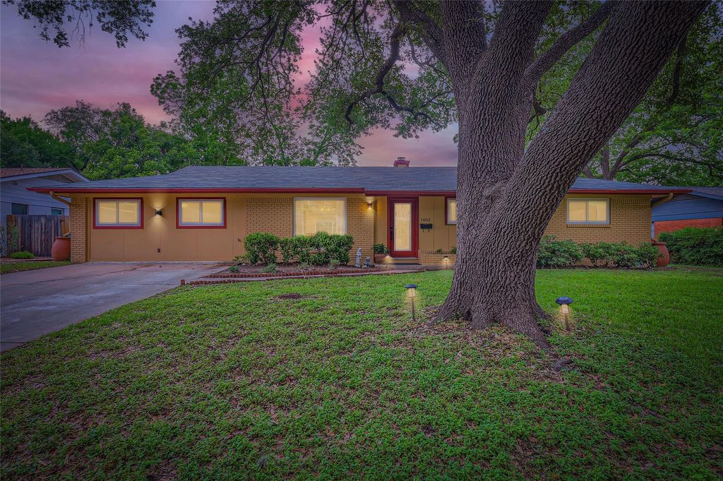 3002 Stardust DR, Austin, TX 78757