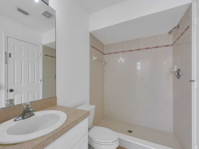 9084 102nd Avenue, Vero Beach, FL 32967