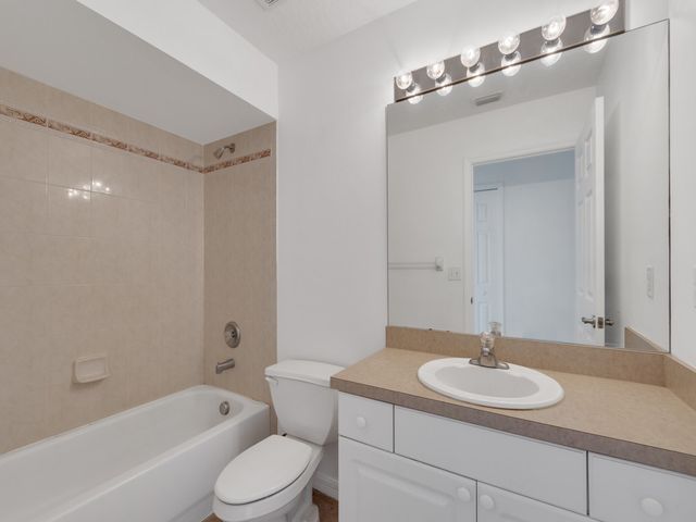 9084 102nd Avenue, Vero Beach, FL 32967