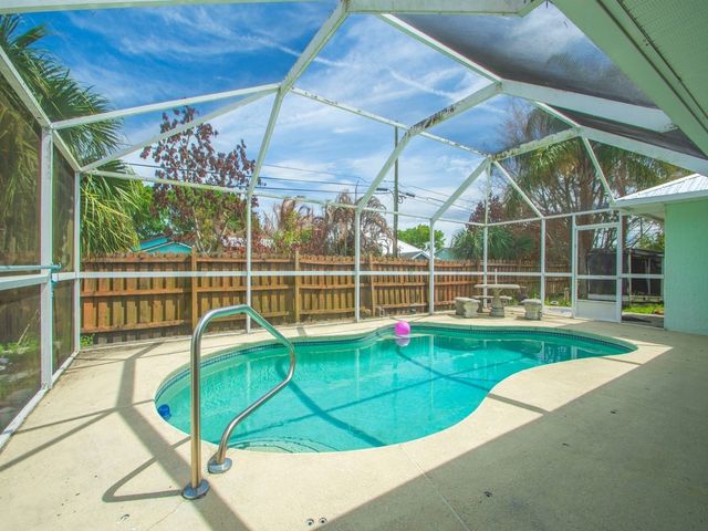 9084 102nd Avenue, Vero Beach, FL 32967