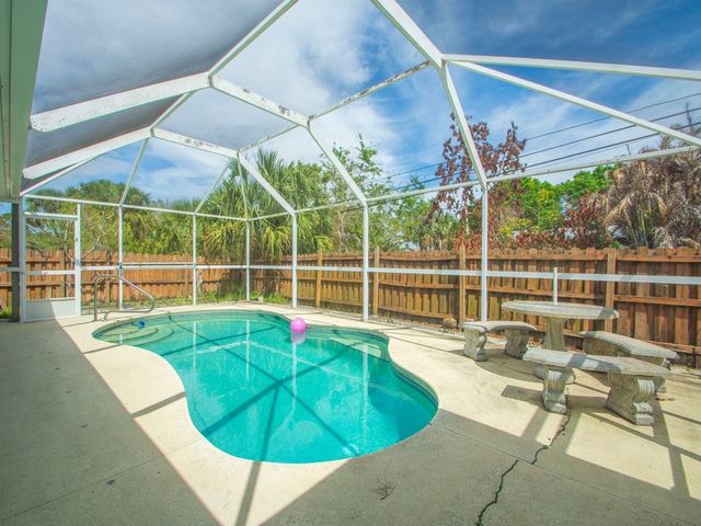 9084 102nd Avenue, Vero Beach, FL 32967