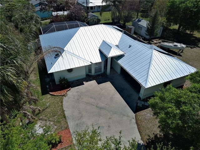 9084 102nd Avenue, Vero Beach, FL 32967