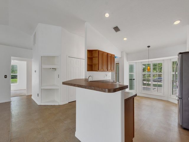 9084 102nd Avenue, Vero Beach, FL 32967