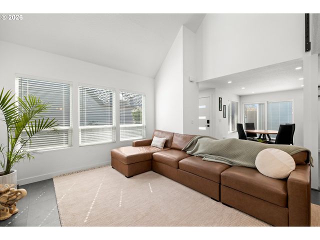 10920 Sw SUMMER LAKE Dr, Portland, OR 97223