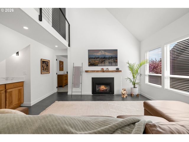 10920 Sw SUMMER LAKE Dr, Portland, OR 97223