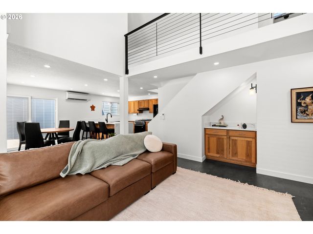 10920 Sw SUMMER LAKE Dr, Portland, OR 97223
