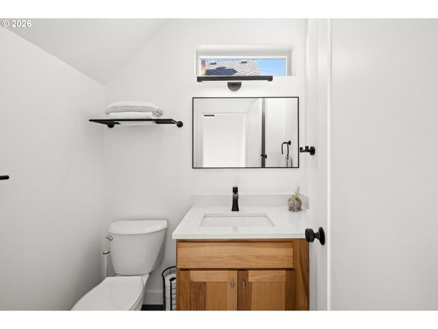 10920 Sw SUMMER LAKE Dr, Portland, OR 97223