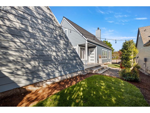 10920 Sw SUMMER LAKE Dr, Portland, OR 97223