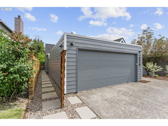 10920 Sw SUMMER LAKE Dr, Portland, OR 97223