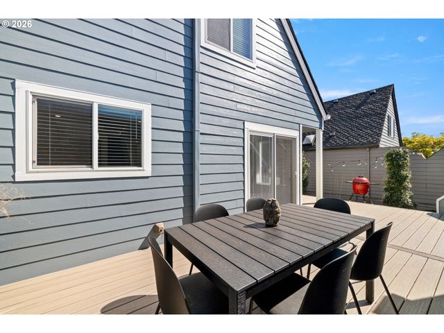 10920 Sw SUMMER LAKE Dr, Portland, OR 97223
