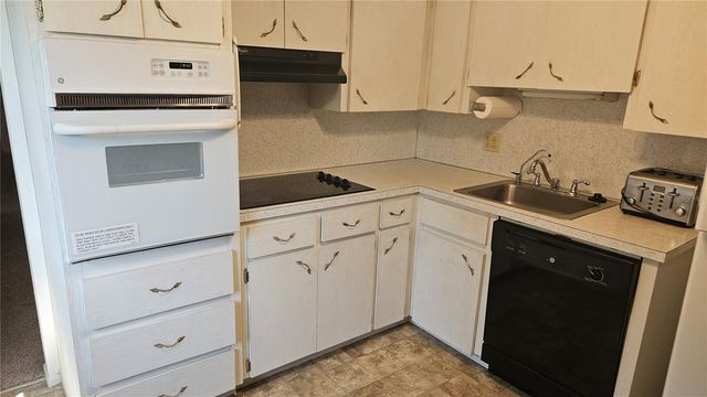 2457 ECUADORIAN WAY 85, Clearwater, FL 33763