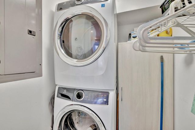 612 Bayshore Drive 301, Fort Lauderdale, FL 33304