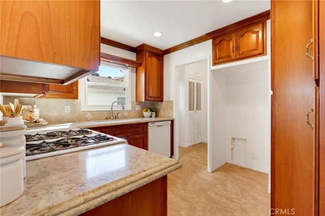 1129 W 9th Street, San Pedro, CA 90731