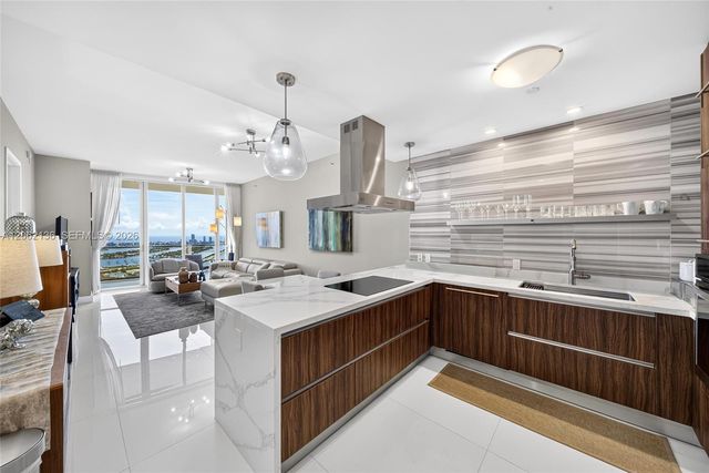 1100 Biscayne Blvd 5502, Miami, FL 33132