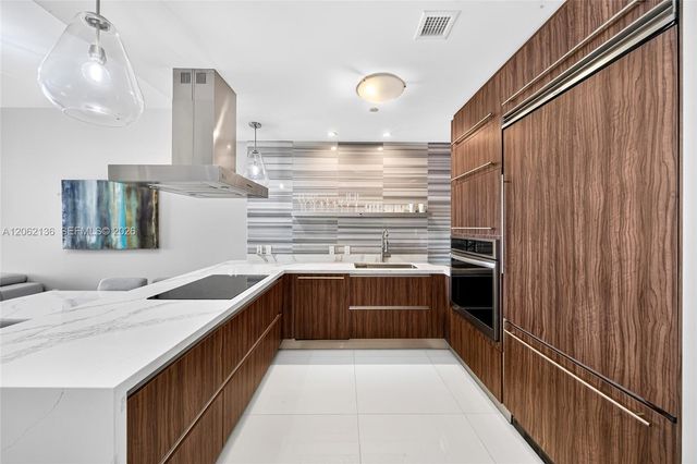 1100 Biscayne Blvd 5502, Miami, FL 33132