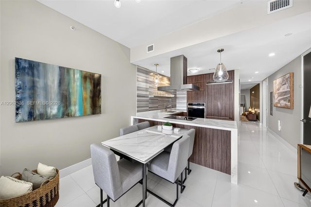 1100 Biscayne Blvd 5502, Miami, FL 33132
