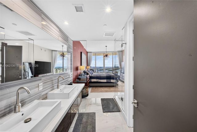 1100 Biscayne Blvd 5502, Miami, FL 33132