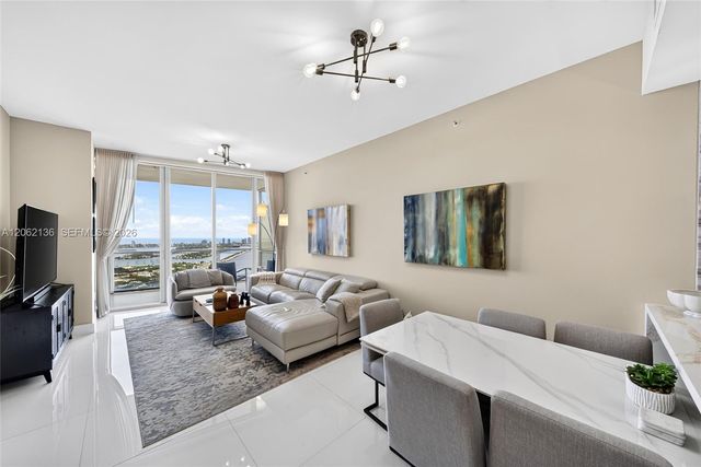 1100 Biscayne Blvd 5502, Miami, FL 33132