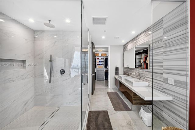 1100 Biscayne Blvd 5502, Miami, FL 33132