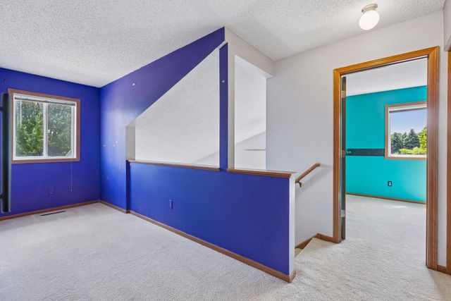670 Kingfisher Lane G, Woodbury, MN 55125