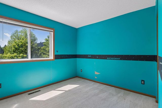 670 Kingfisher Lane G, Woodbury, MN 55125