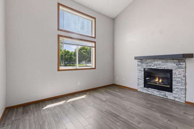 670 Kingfisher Lane G, Woodbury, MN 55125