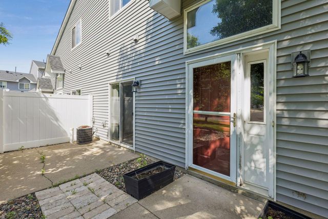 670 Kingfisher Lane G, Woodbury, MN 55125
