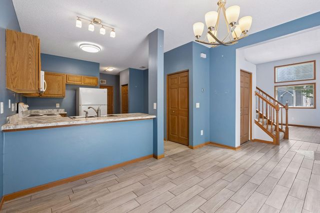 670 Kingfisher Lane G, Woodbury, MN 55125
