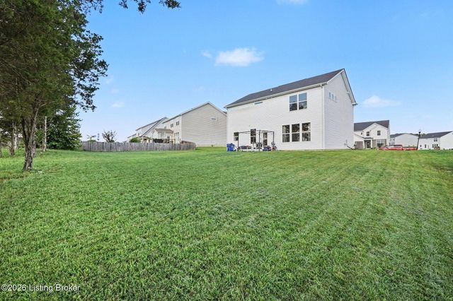 4009 Cobblestone Ln, La Grange, KY 40031