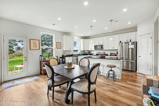 4009 Cobblestone Ln, La Grange, KY 40031