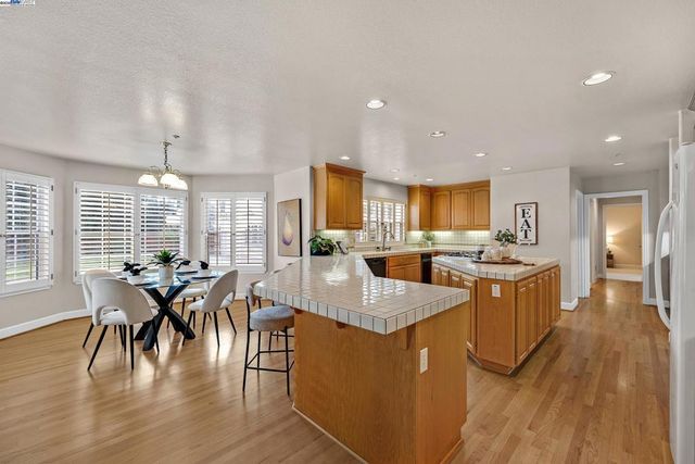 2215 Chardonnay Way, Livermore, CA 94550