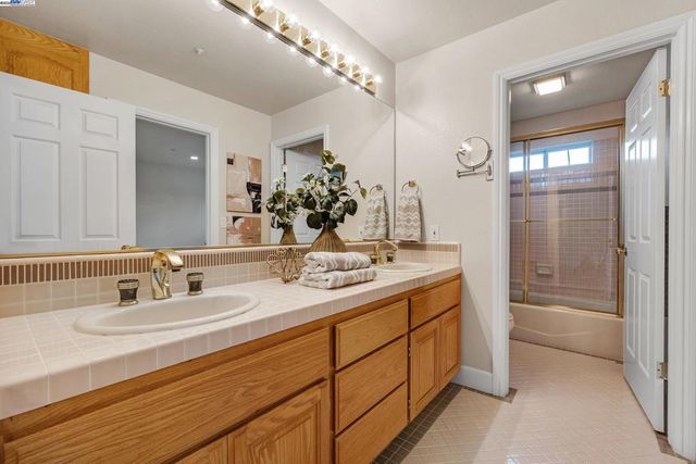 2215 Chardonnay Way, Livermore, CA 94550