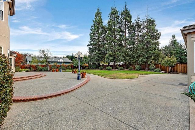 2215 Chardonnay Way, Livermore, CA 94550