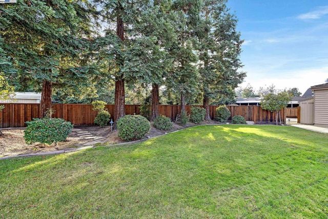 2215 Chardonnay Way, Livermore, CA 94550