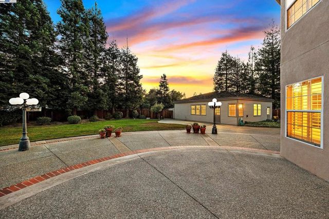 2215 Chardonnay Way, Livermore, CA 94550