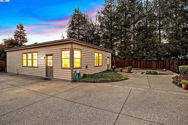 2215 Chardonnay Way, Livermore, CA 94550