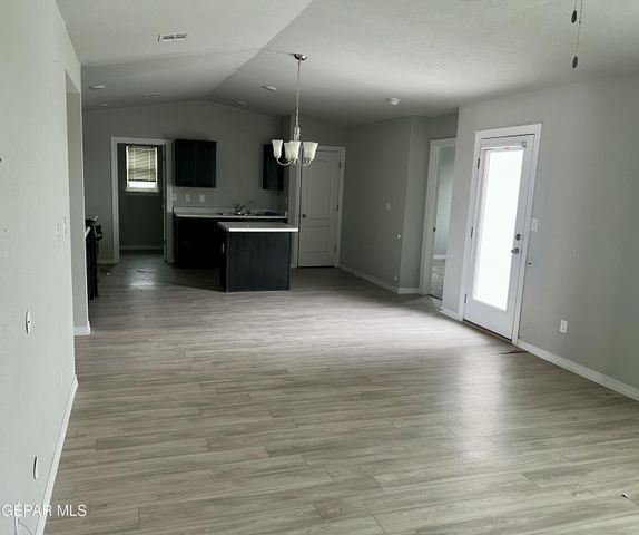 1076 Nalito Beltran Place, Horizon City, TX 79928