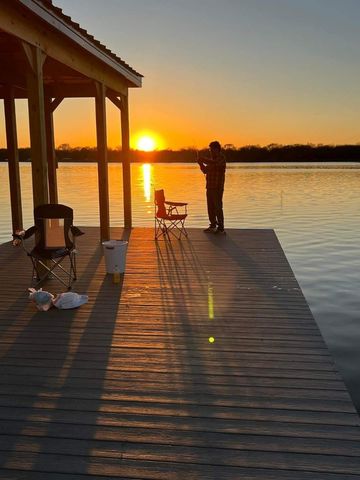 299 Sunset Cove, East Tawakoni, TX 75472