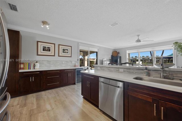 15910 SW 69th Ln, Miami, FL 33193