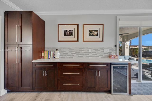 15910 SW 69th Ln, Miami, FL 33193